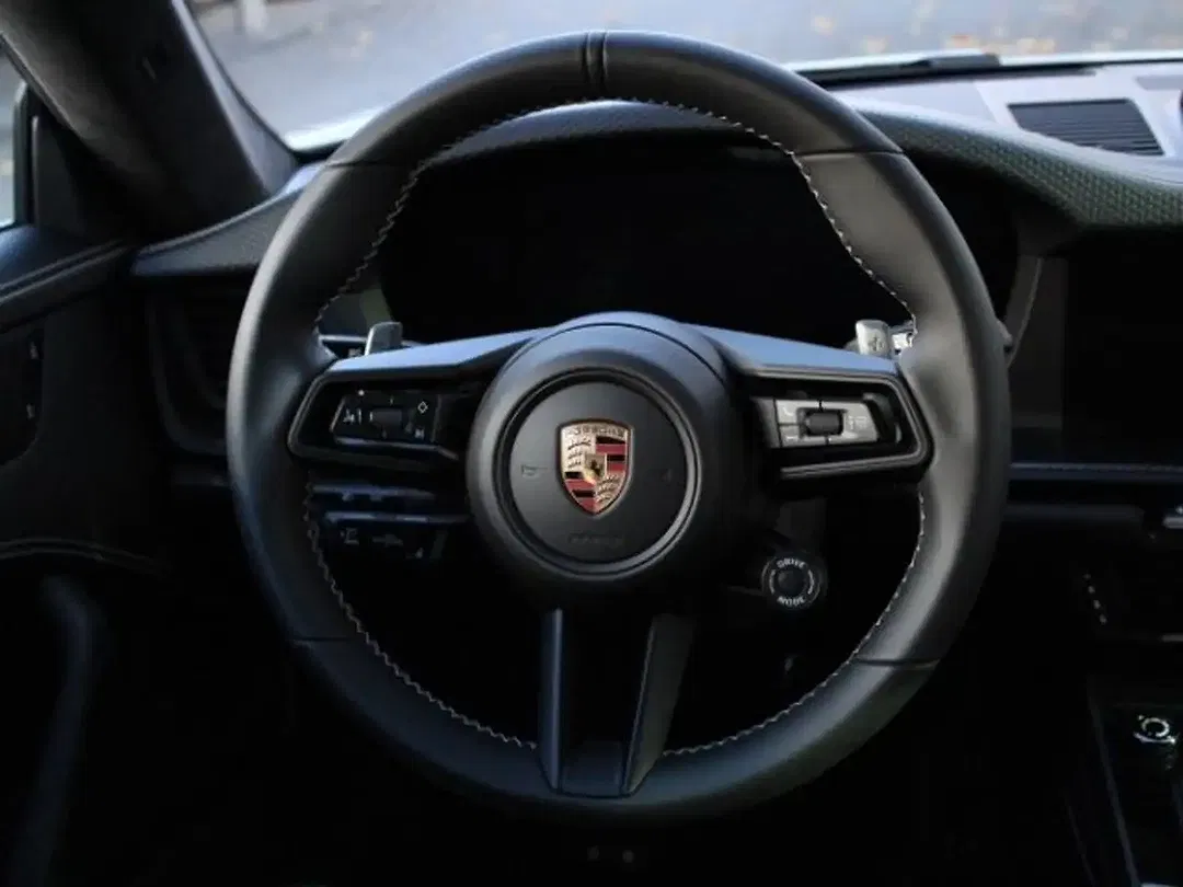 Porsche 992 GT3 Touring - Thumbnail 5