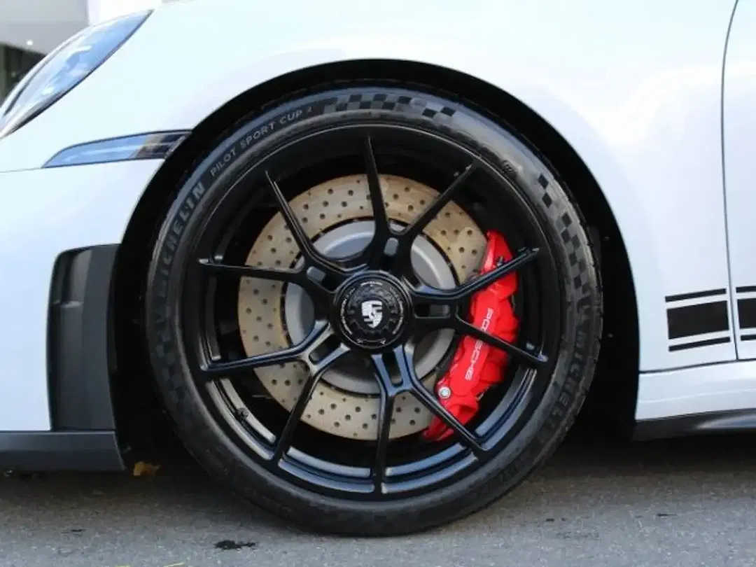 Porsche 992 GT3 Touring - Thumbnail 9