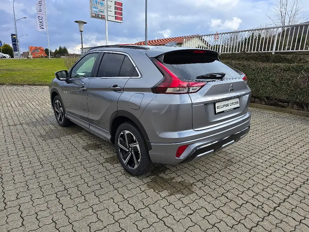 Mitsubishi Eclipse Cross 2.4 PHEV Hybrid MIVEC 4WD Select - Thumbnail 3