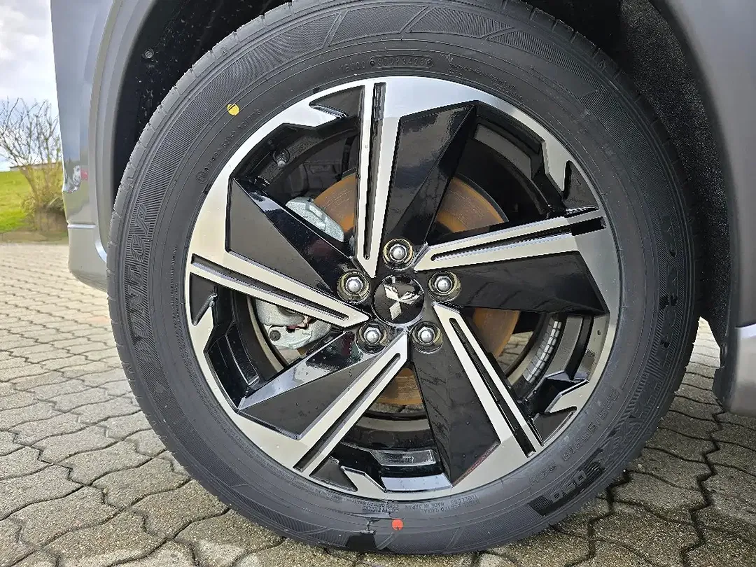 Mitsubishi Eclipse Cross 2.4 PHEV Hybrid MIVEC 4WD Select - Thumbnail 6