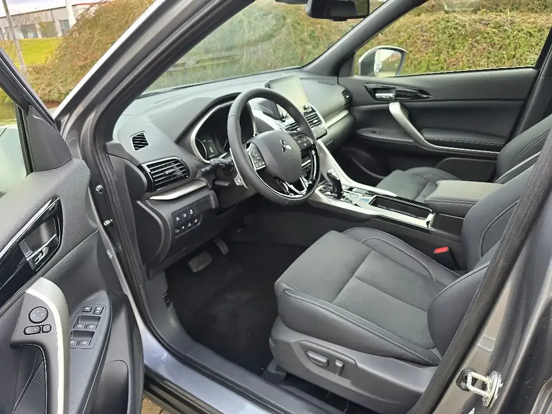 Mitsubishi Eclipse Cross 2.4 PHEV Hybrid MIVEC 4WD Select - Thumbnail 7