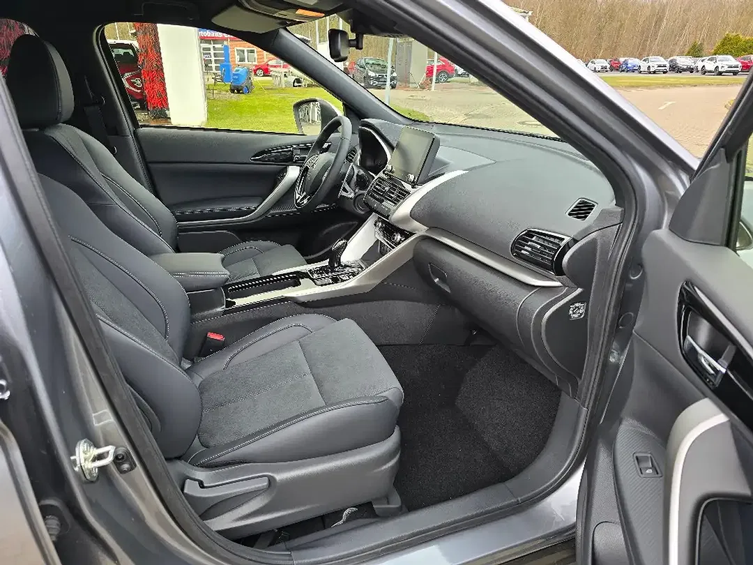 Mitsubishi Eclipse Cross 2.4 PHEV Hybrid MIVEC 4WD Select - Thumbnail 8