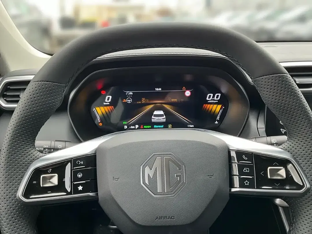 MG ZS Hybrid+ Luxury - Thumbnail 10