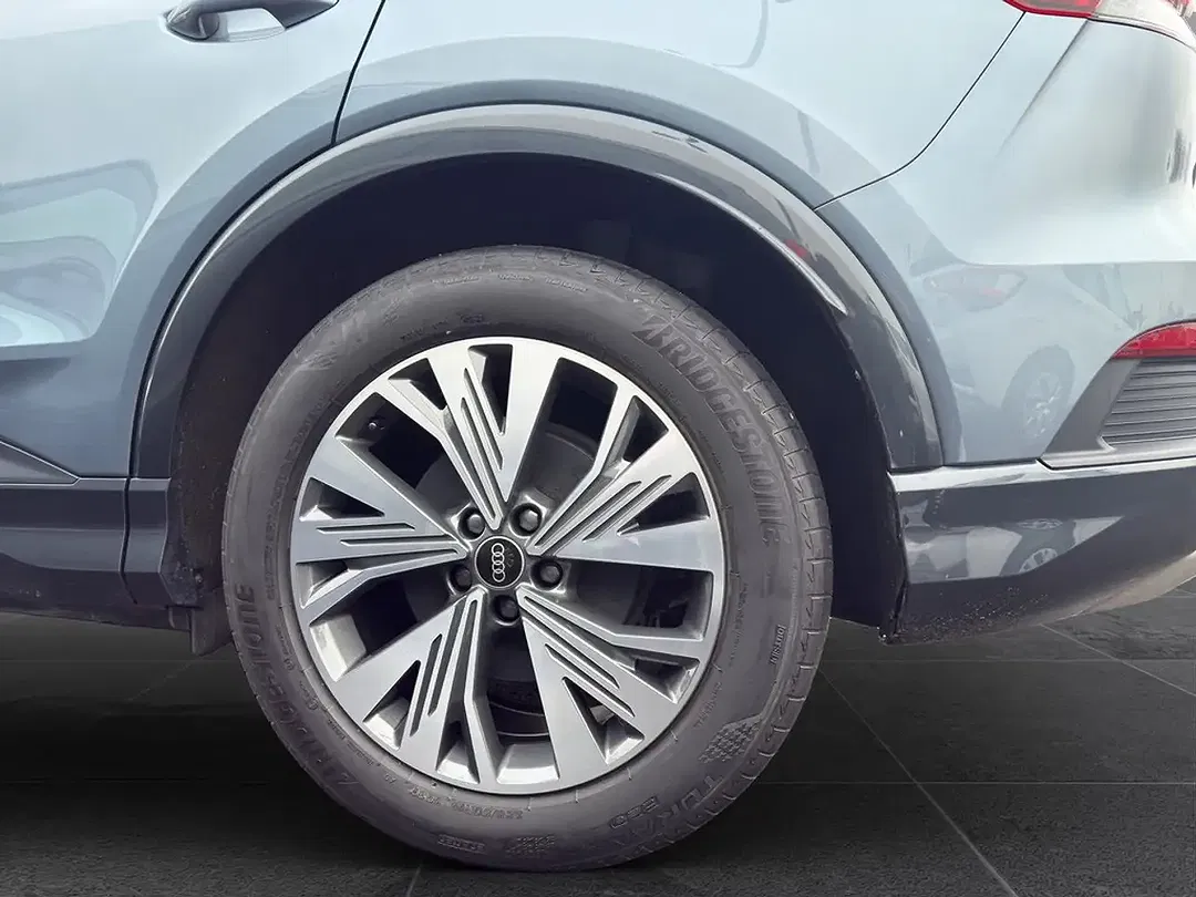 Audi Q4 e-tron 35 - Thumbnail 6