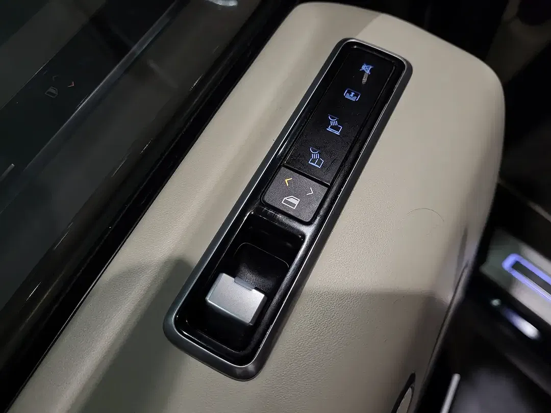 Land Rover Range Rover D250 HSE Autobiography - Thumbnail 7