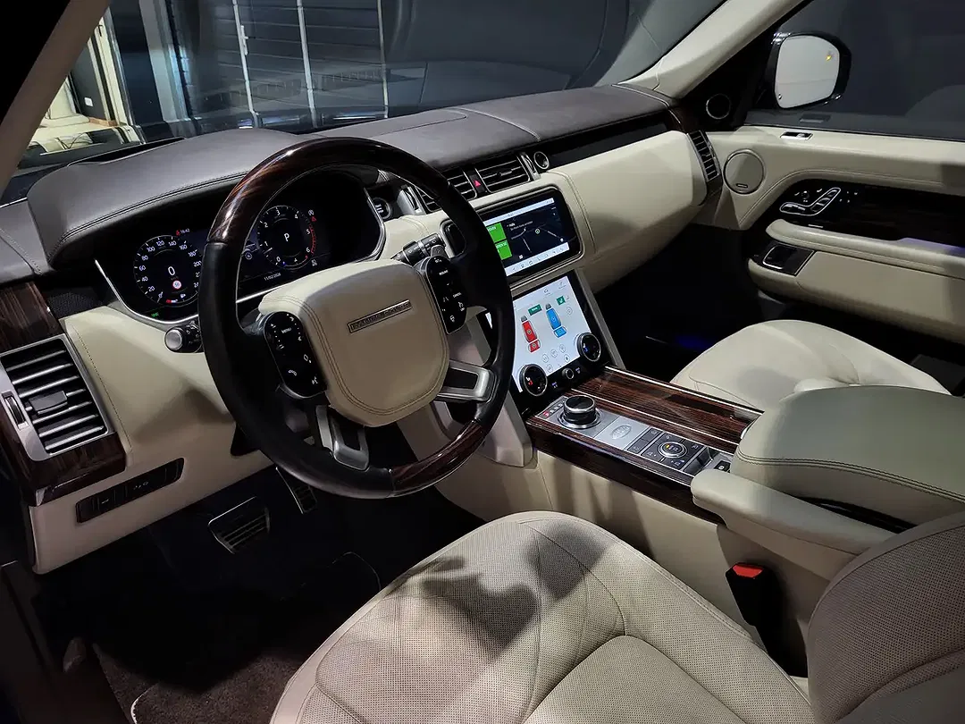 Land Rover Range Rover D250 HSE Autobiography - Thumbnail 4