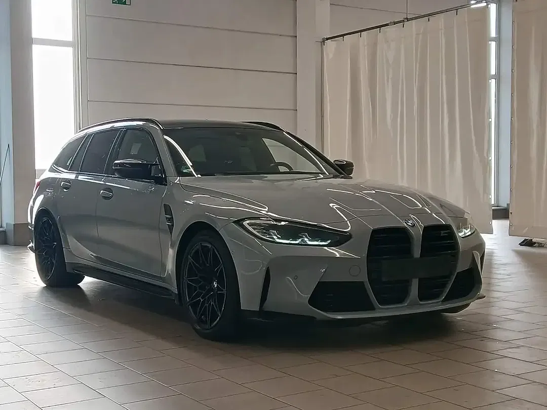 BMW M3 xDrive Competition Touring - Thumbnail 5