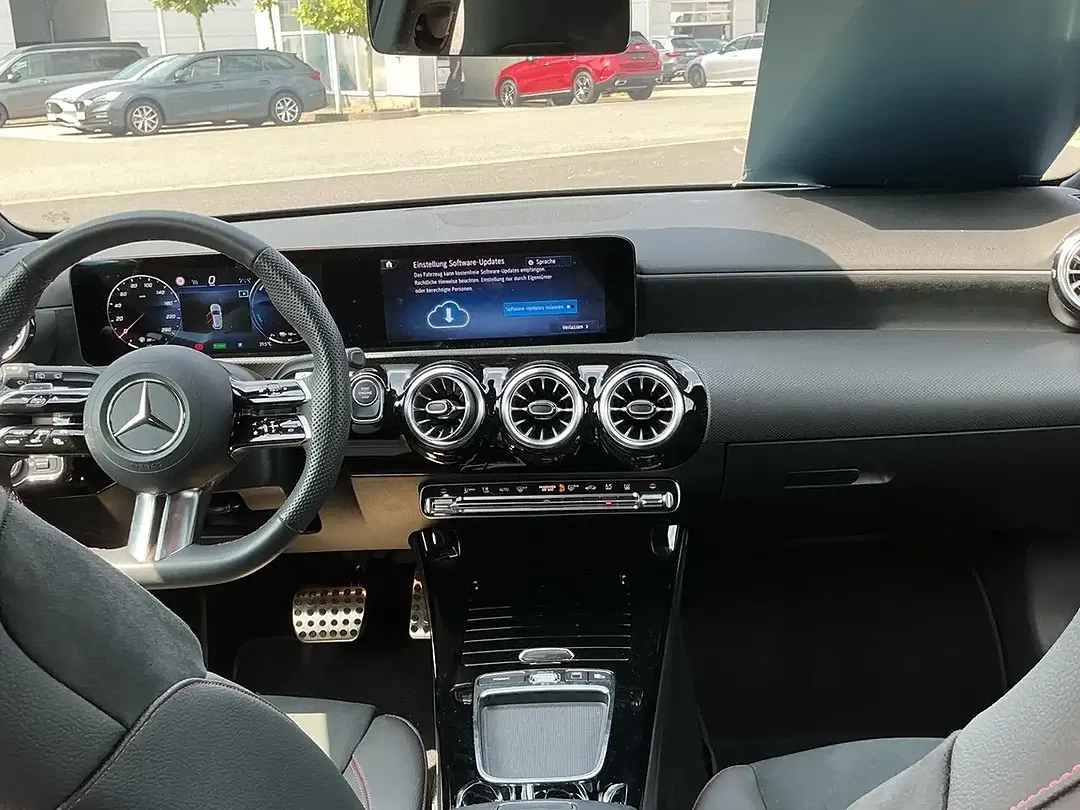 Mercedes-Benz A 250 AMG - Thumbnail 8