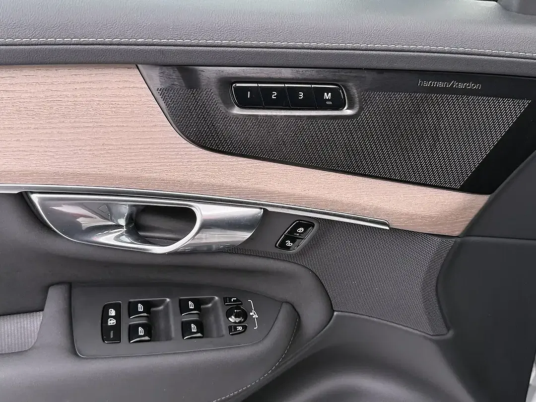 Volvo XC90 T8 AWD Plus Dark - Thumbnail 13