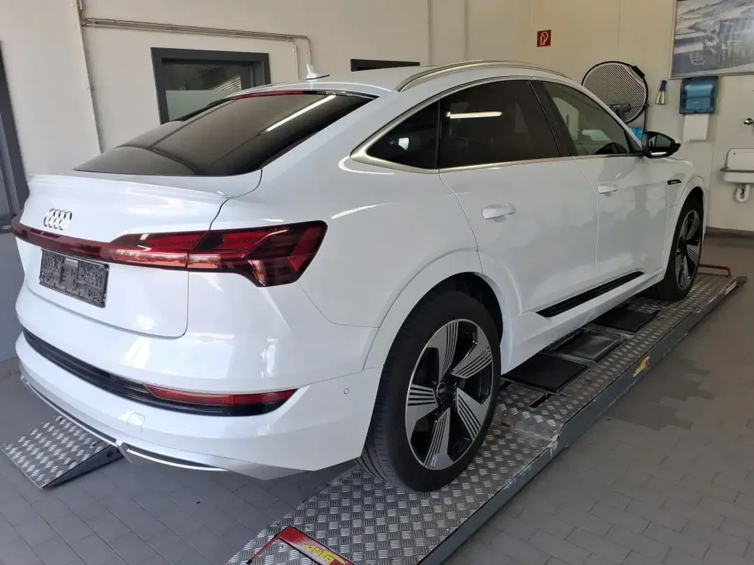 Audi e-tron 55 Sportback S line - Thumbnail 6