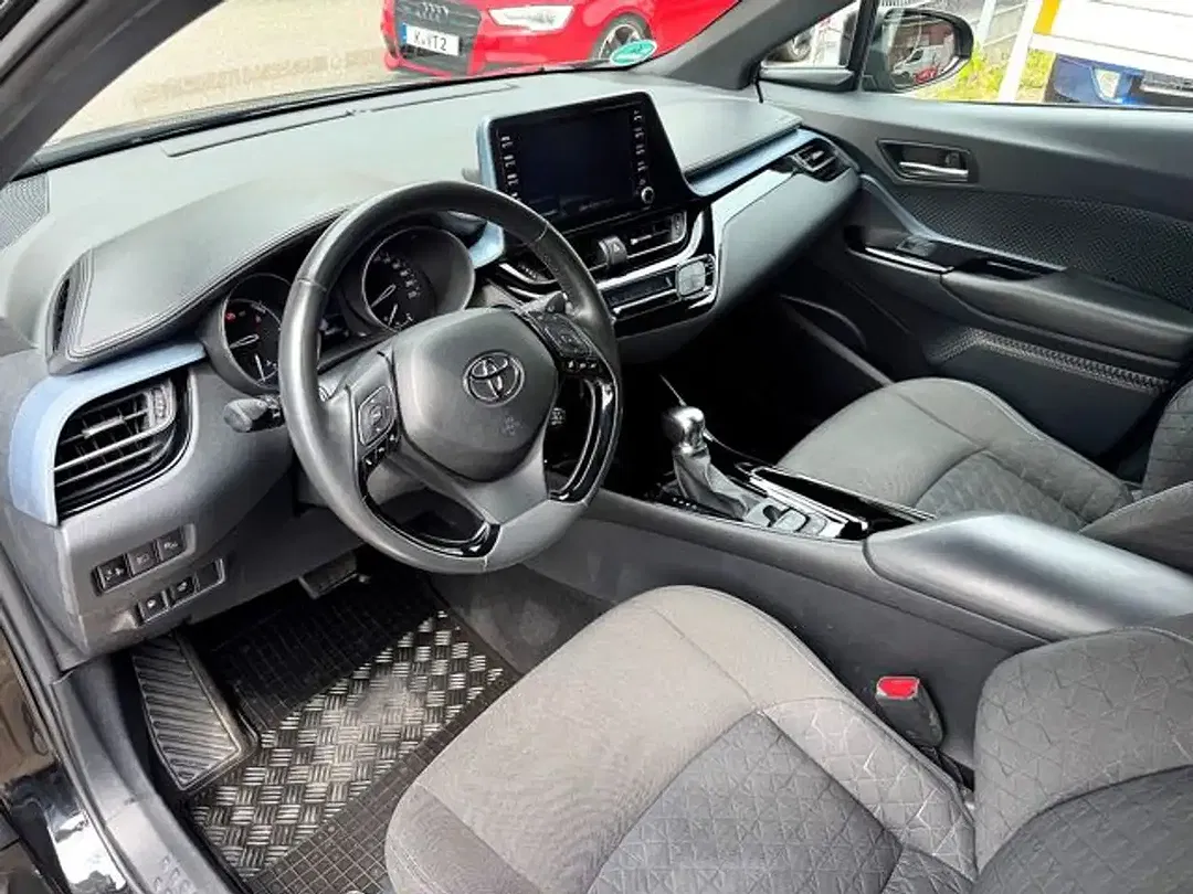 Toyota C-HR Hybrid Team Deutschland - Thumbnail 13