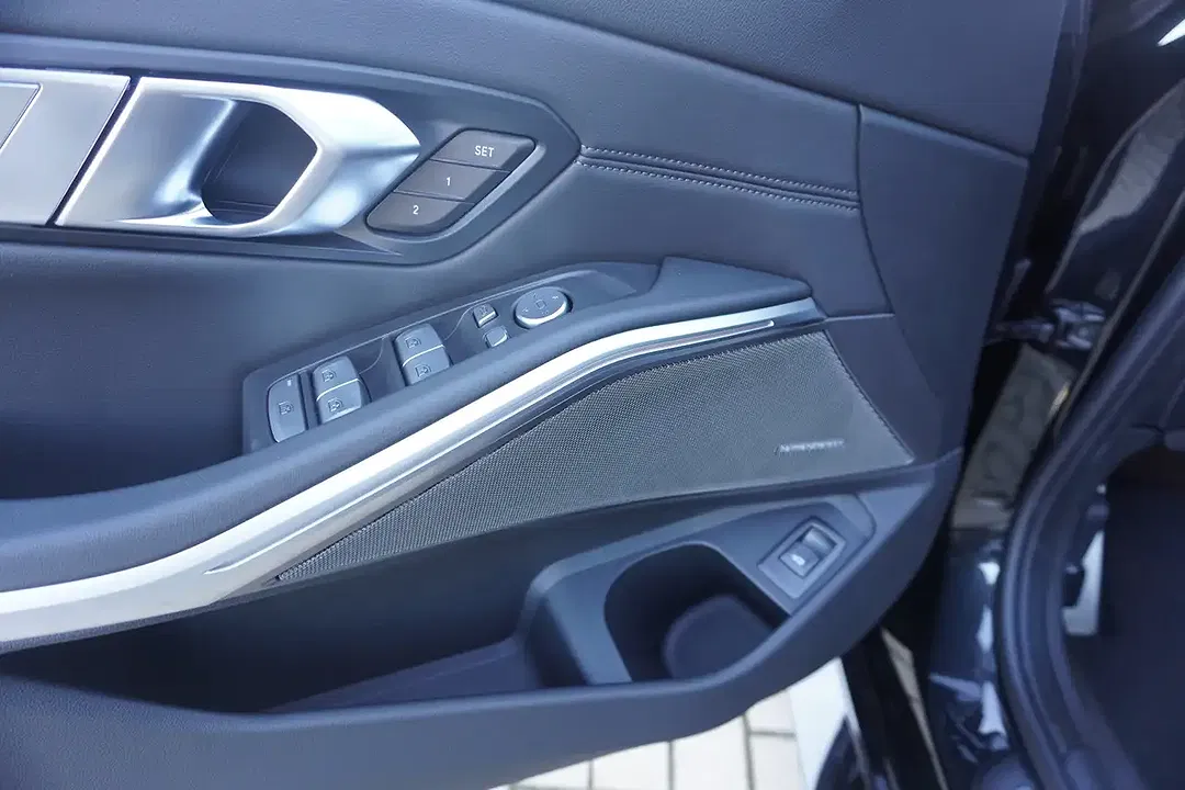 BMW M3 Competition Touring - Thumbnail 10