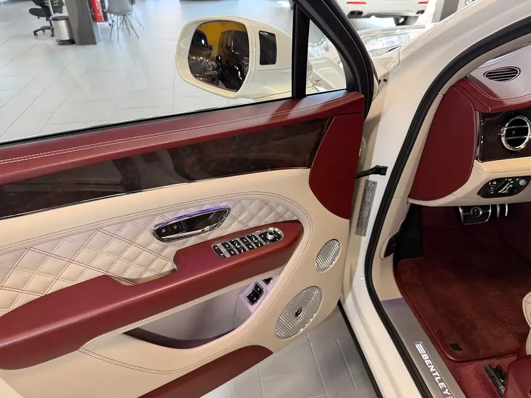 Bentley Bentayga 4.0 V8 First Edition Mulliner - Thumbnail 13