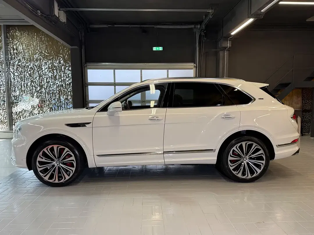 Bentley Bentayga 4.0 V8 First Edition Mulliner - Thumbnail 4