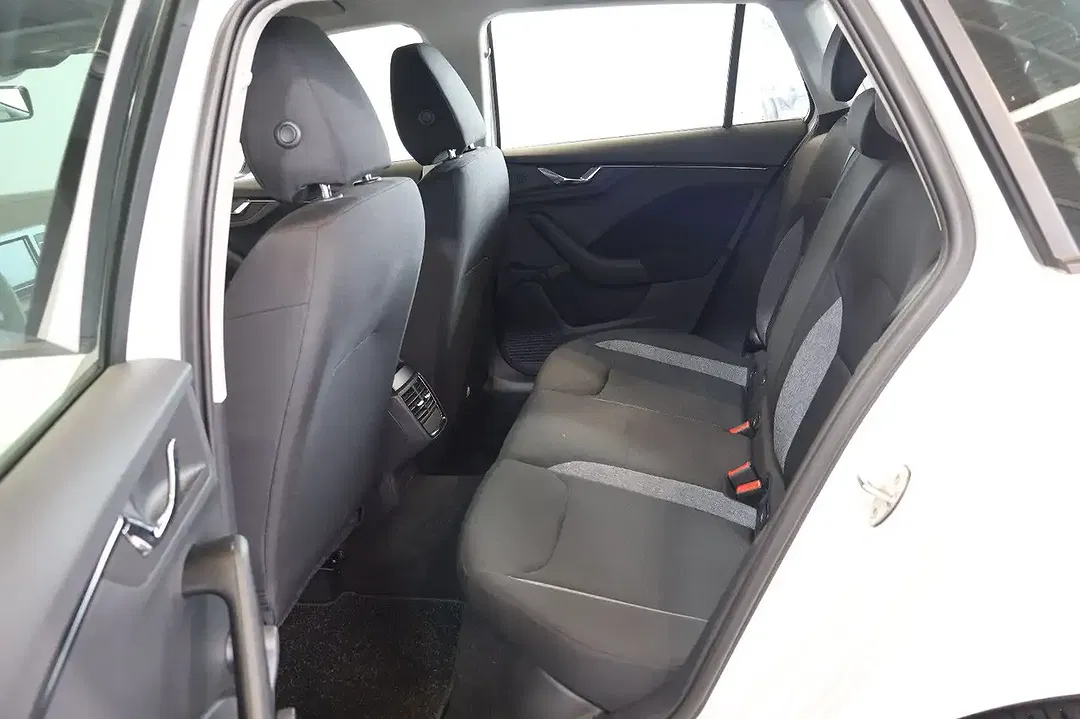 Skoda Kamiq 1.0 TSI Active - Thumbnail 11