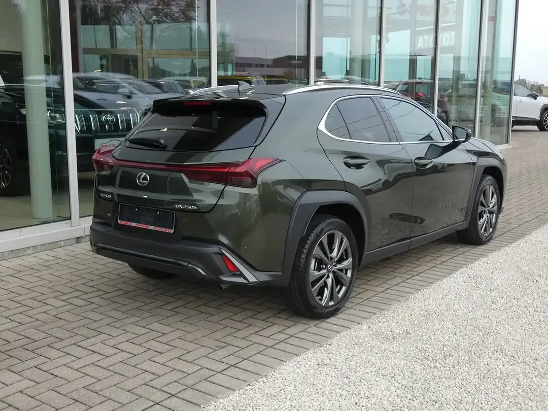 Lexus UX 250h Hybrid F SPORT Design - Thumbnail 3