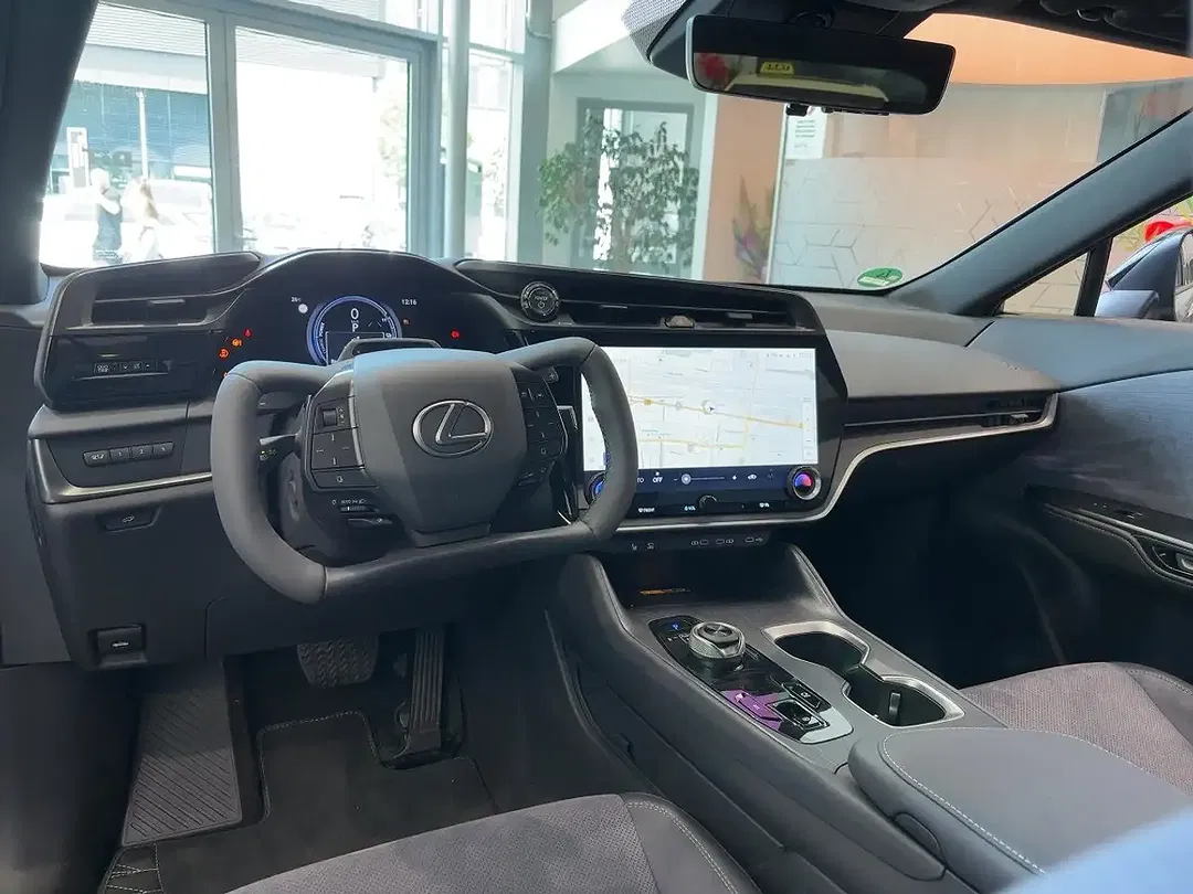 Lexus RZ DIRECT4 Luxury - Thumbnail 10