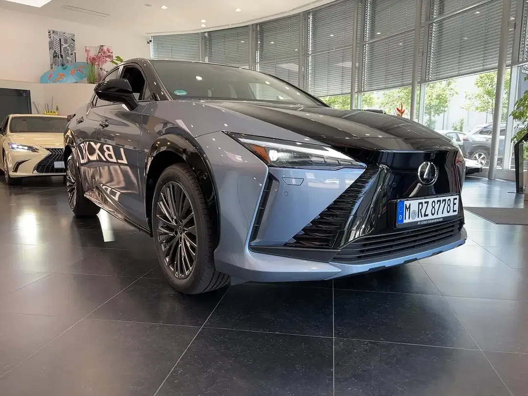 Lexus RZ DIRECT4 Luxury - Thumbnail 5