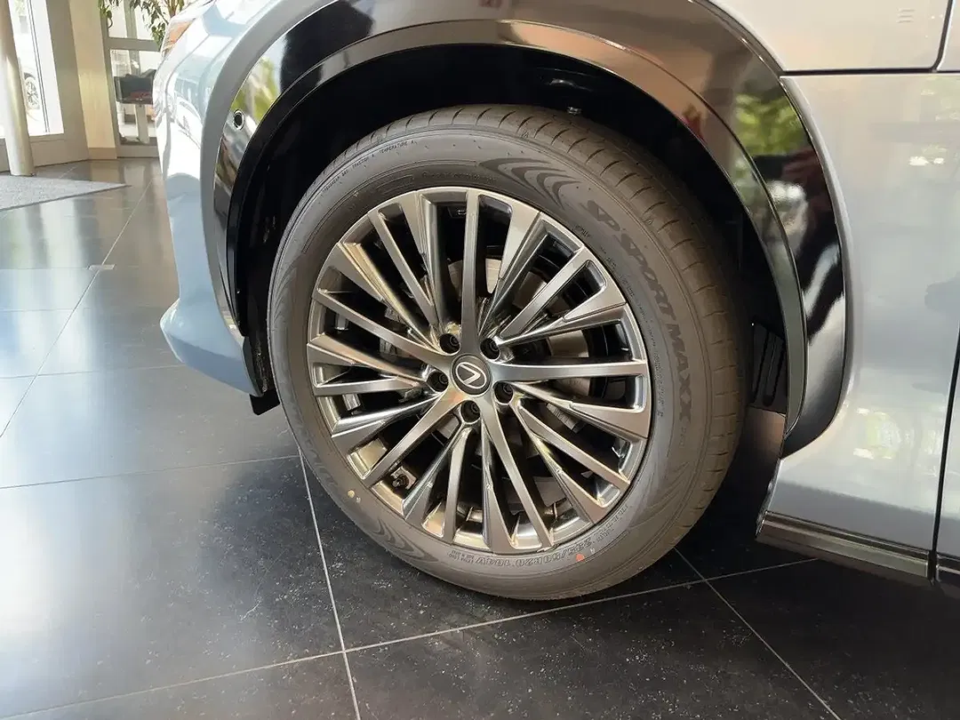 Lexus RZ DIRECT4 Luxury - Thumbnail 6