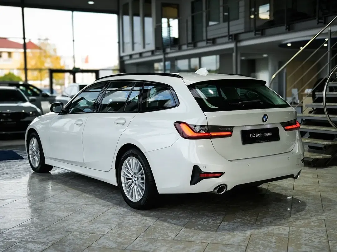 BMW 320 xDrive Touring Sport Line - Thumbnail 9