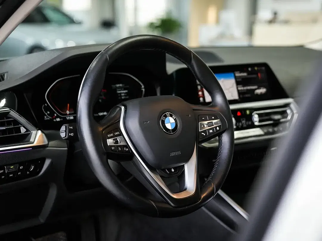 BMW 320 xDrive Touring Sport Line - Thumbnail 11