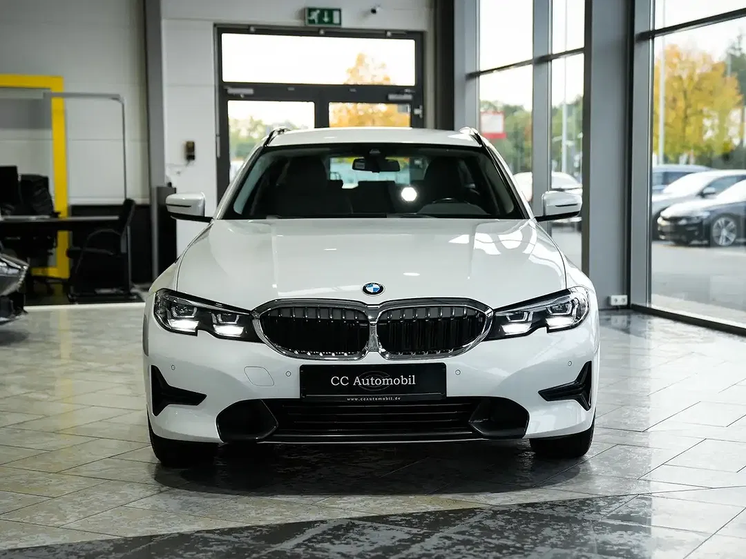 BMW 320 xDrive Touring Sport Line - Thumbnail 5