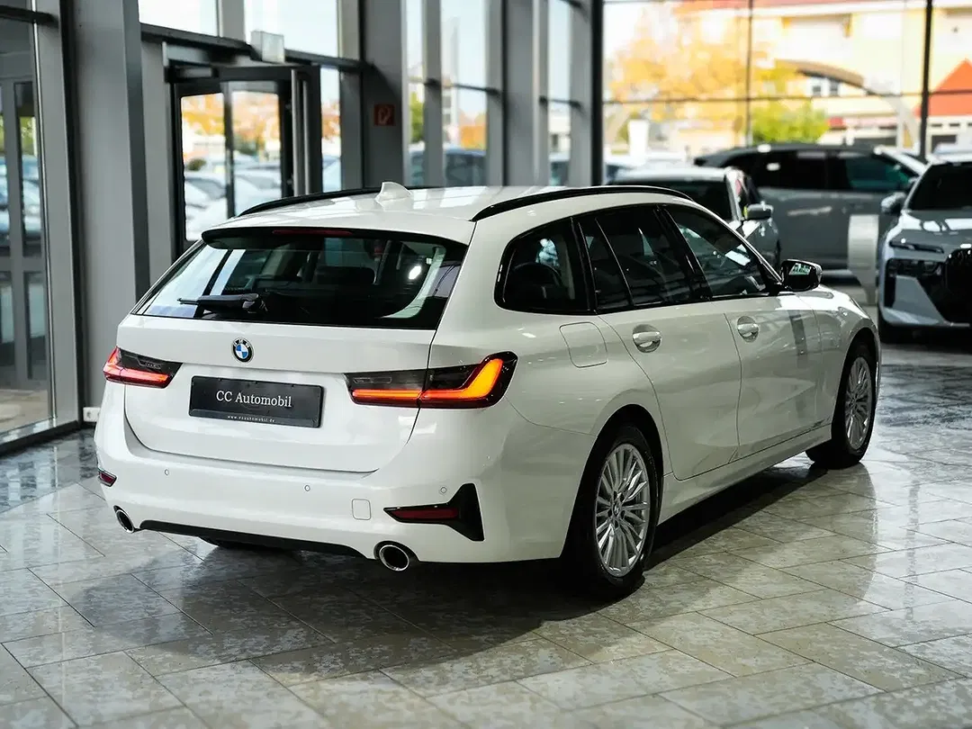 BMW 320 xDrive Touring Sport Line - Thumbnail 8