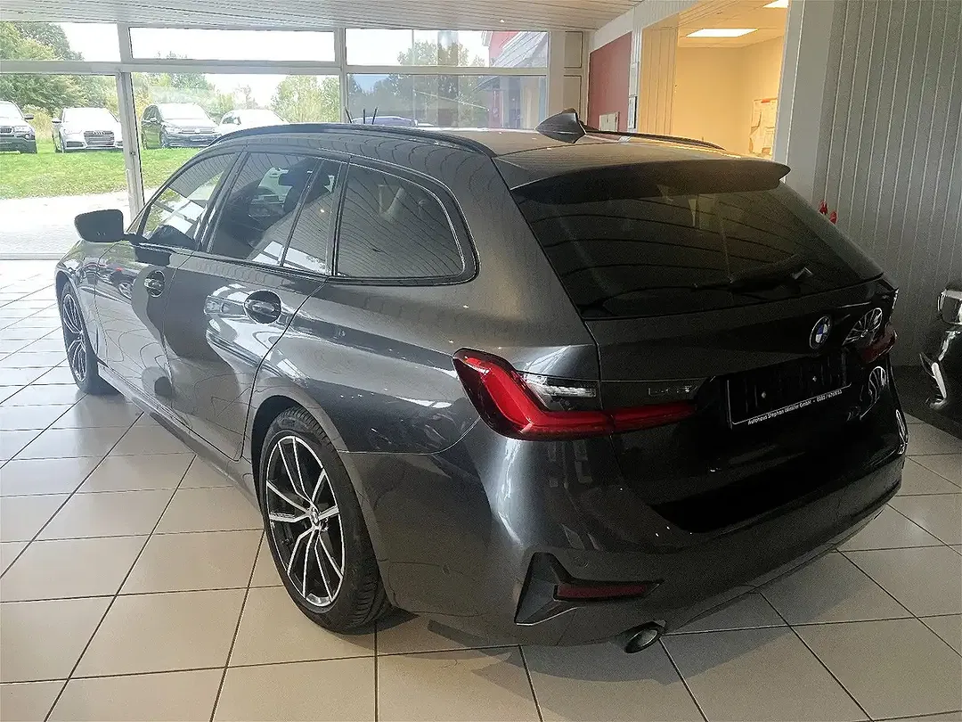 BMW 318 Sport Line - Thumbnail 2