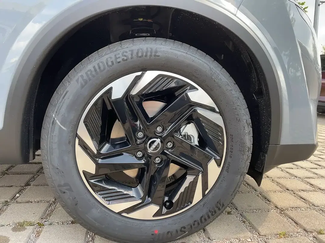Nissan Qashqai 1.3 N-Connecta - Thumbnail 8