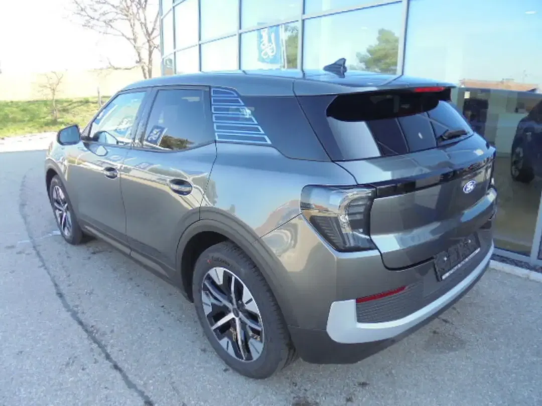 Ford Explorer Select - Thumbnail 4