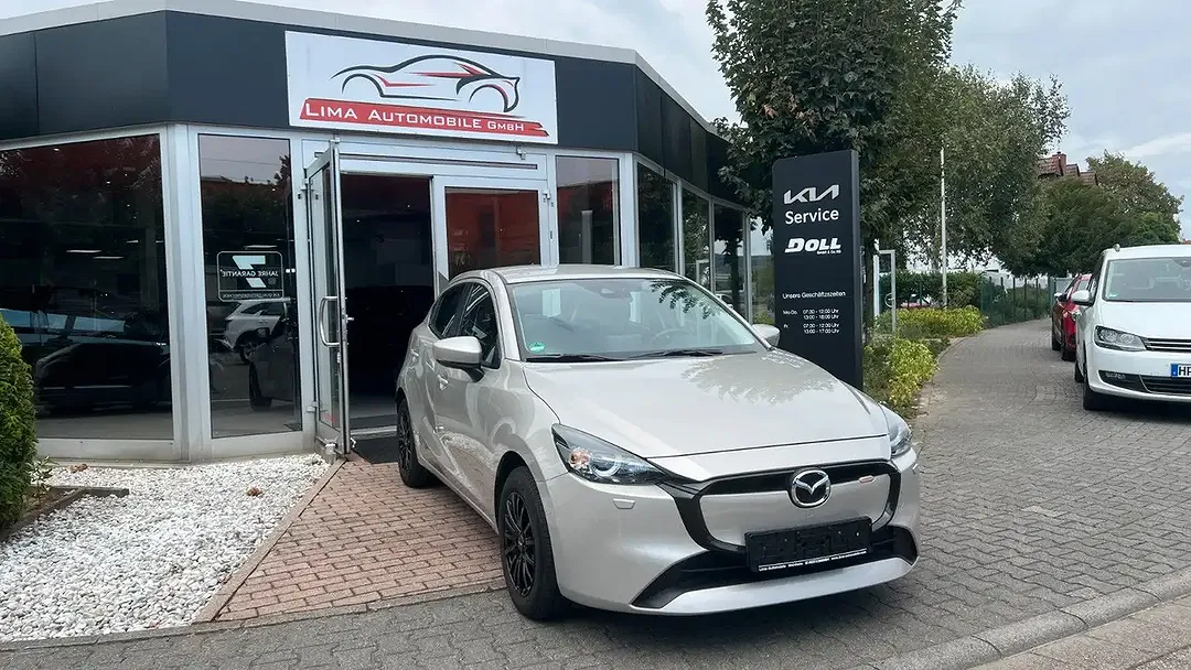 Mazda 2 - Thumbnail 2