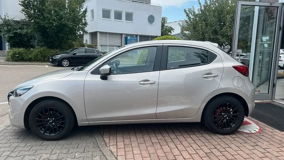 Mazda 2 - Thumbnail 4