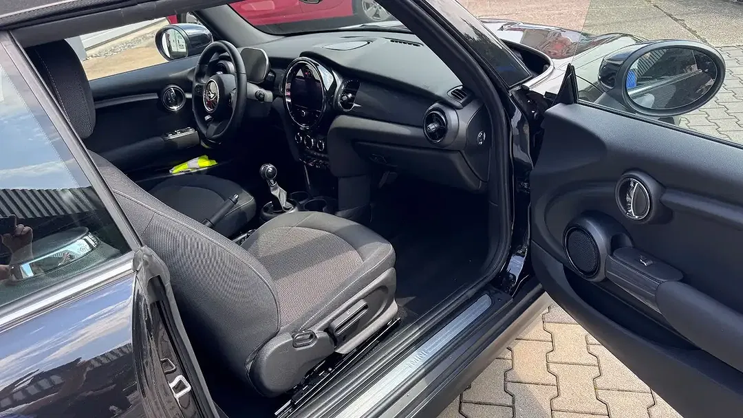 MINI Cooper Essential Trim - Thumbnail 7