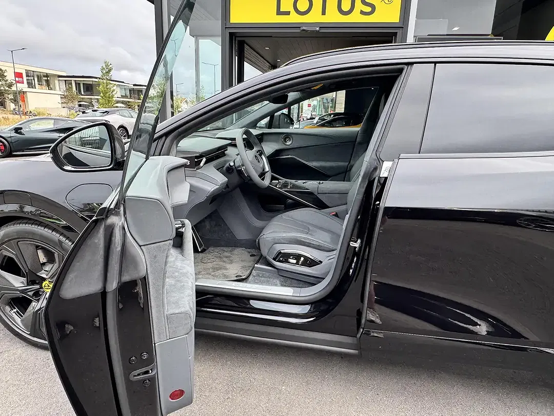 Lotus Eletre 675 R - Thumbnail 17