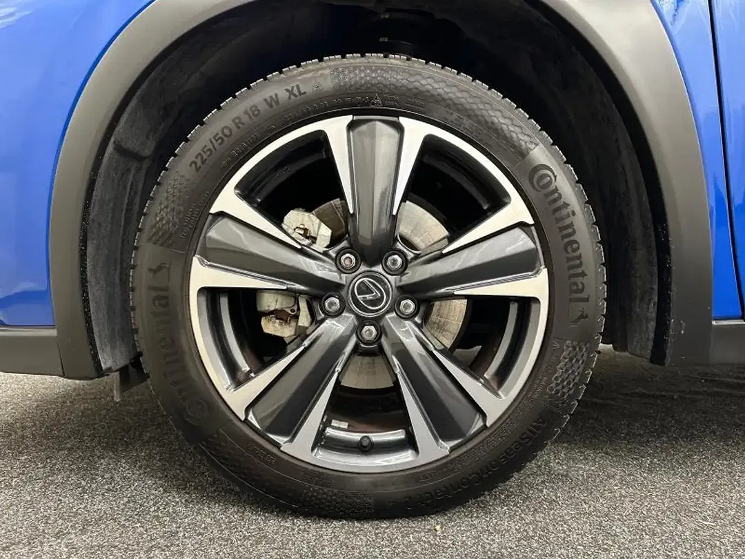 Lexus UX 300h Executive Line - Thumbnail 13