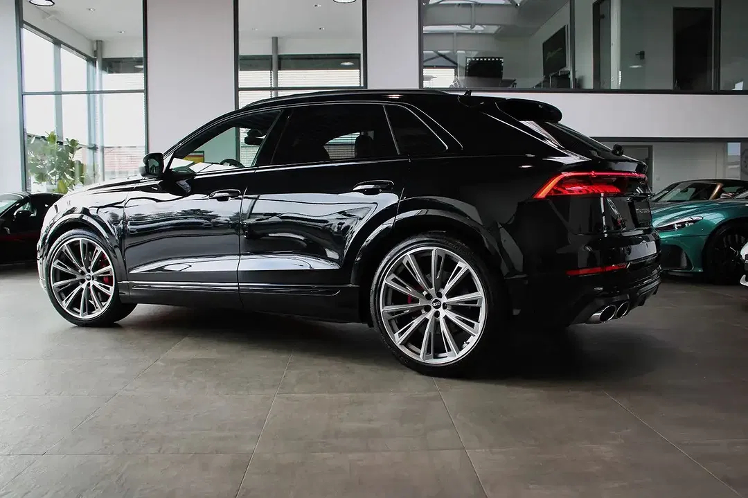 Audi SQ8 competition plus Matrix LED - Thumbnail 3