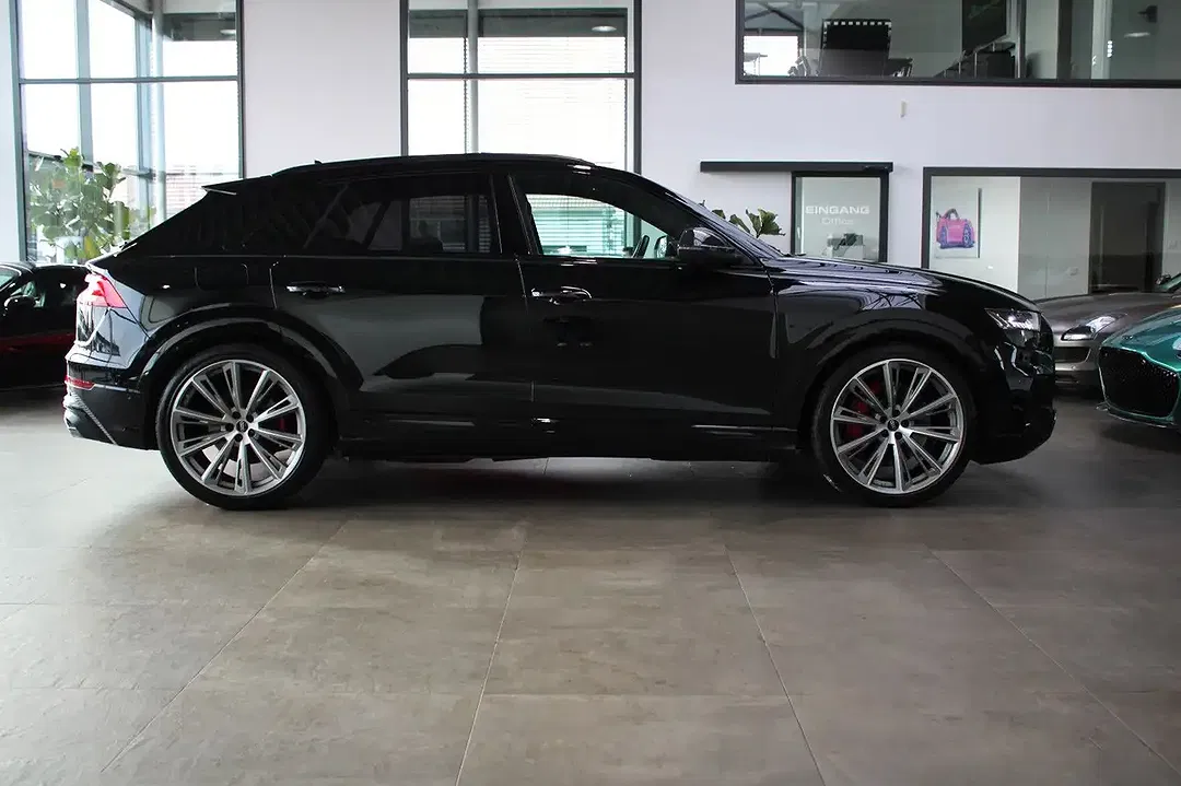 Audi SQ8 competition plus Matrix LED - Thumbnail 4