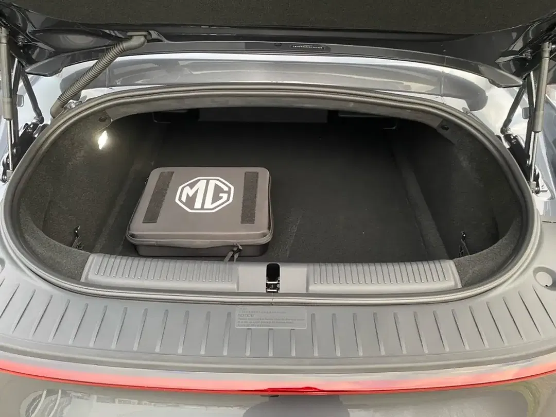 MG Cyberster AWD Xpower - Thumbnail 12