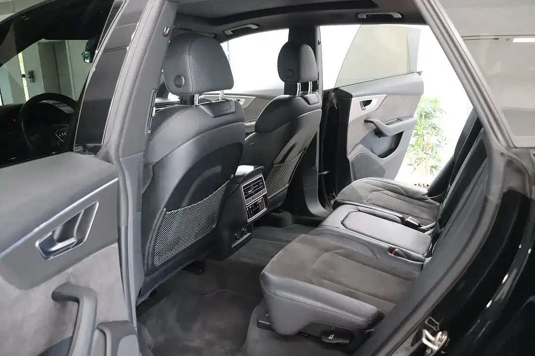 Audi RS Q8 4.0 TFSI - Thumbnail 17