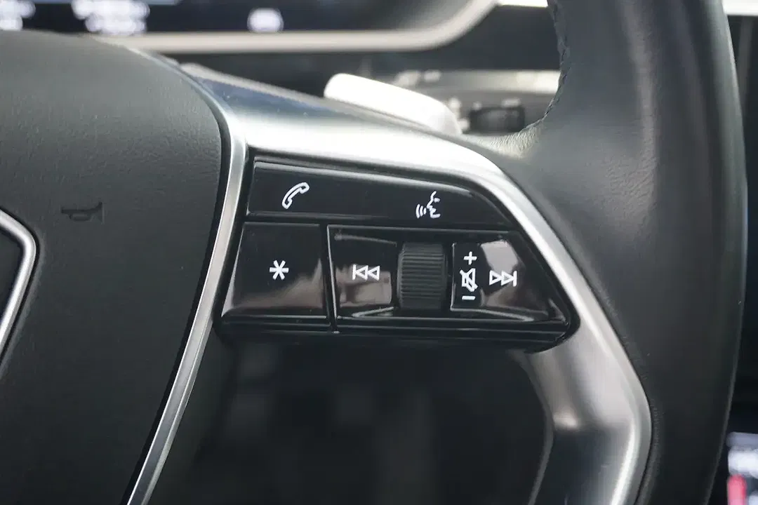 Audi e-tron quattro - Thumbnail 13