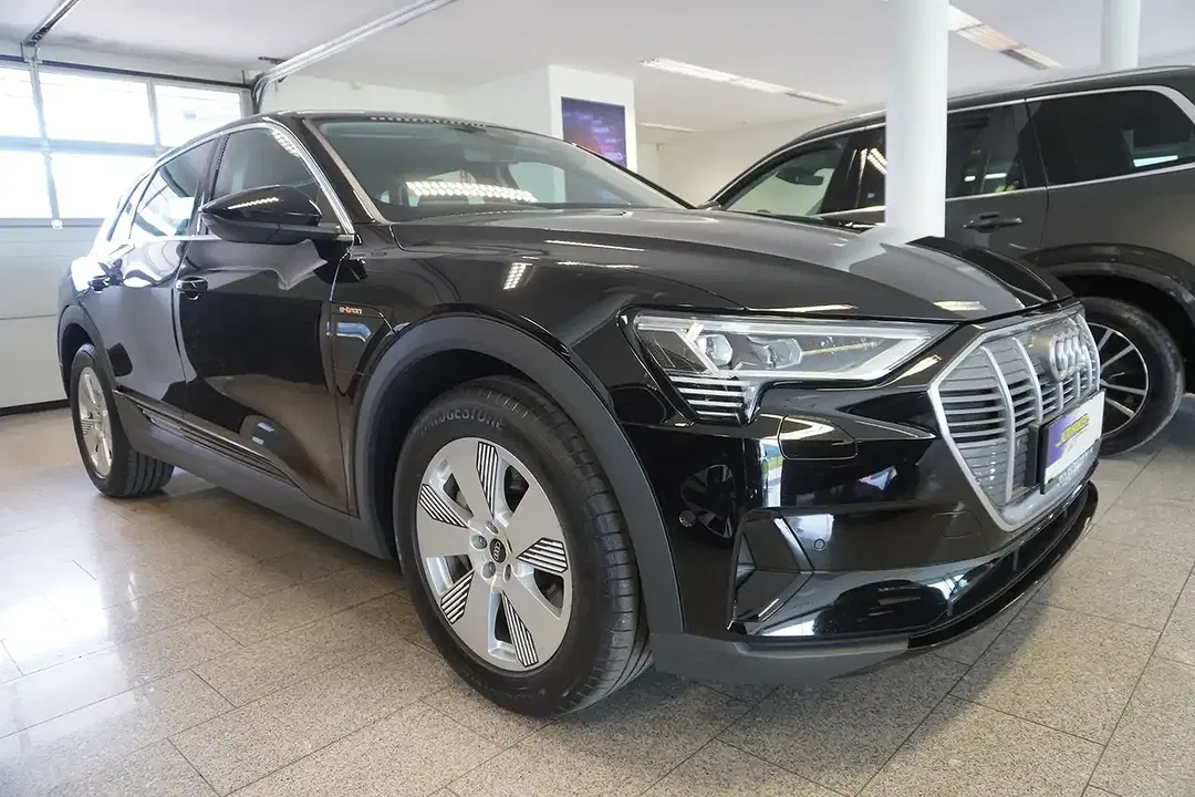Audi e-tron quattro - Thumbnail 3