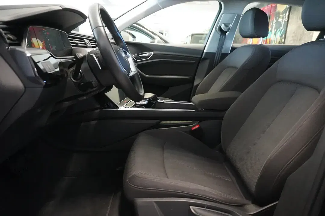 Audi e-tron quattro - Thumbnail 8