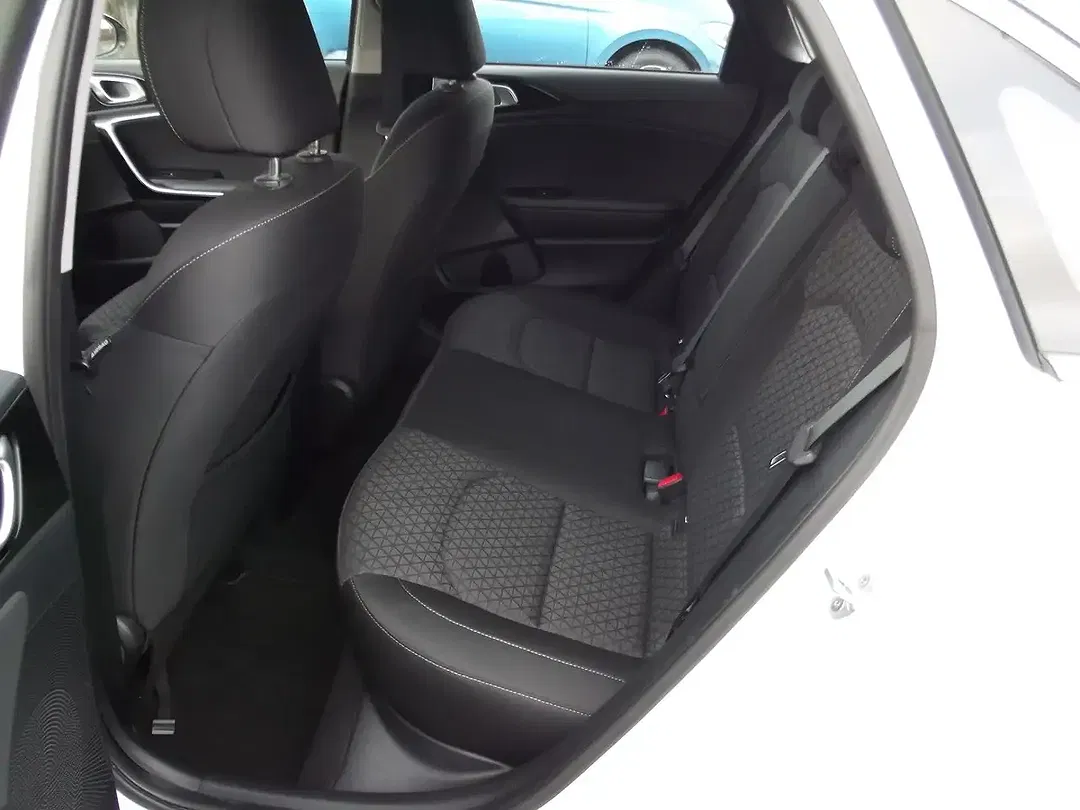 Kia Ceed / cee'd Vision - Thumbnail 9