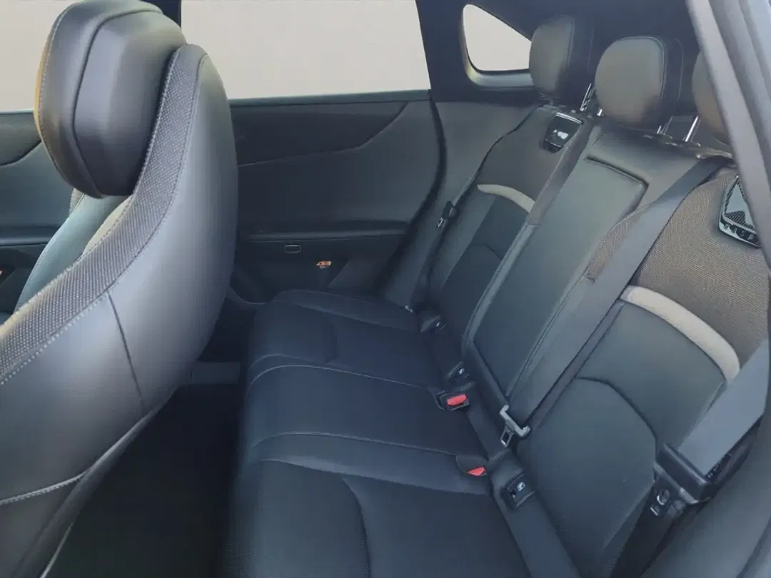 Mazda CX-6e Takumi - Thumbnail 9