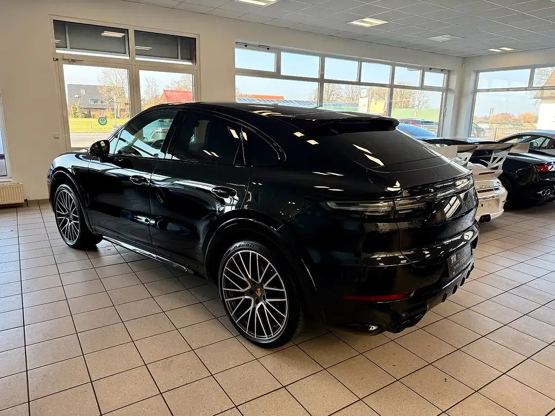 Porsche Cayenne Coupe Edition - Thumbnail 3