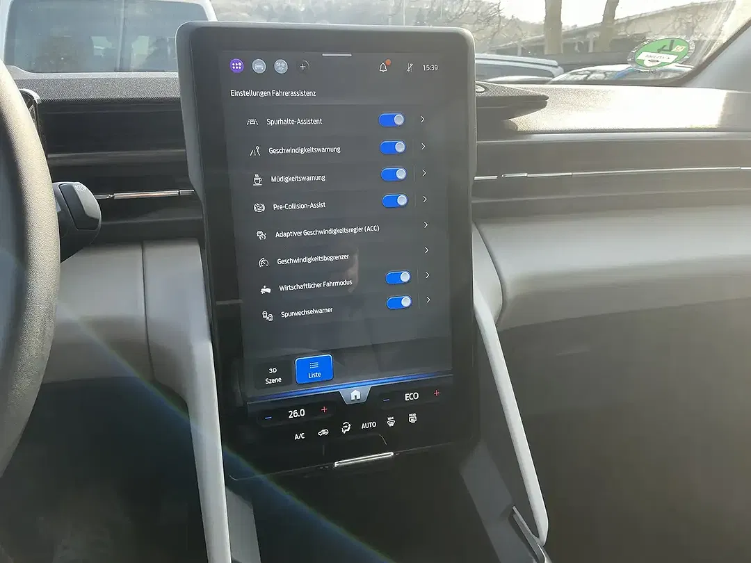 Ford Explorer - Thumbnail 10