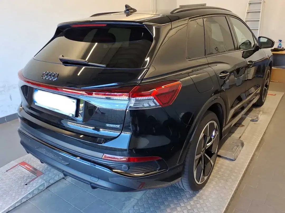 Audi Q4 e-tron 45 Matrix LED S line - Thumbnail 5