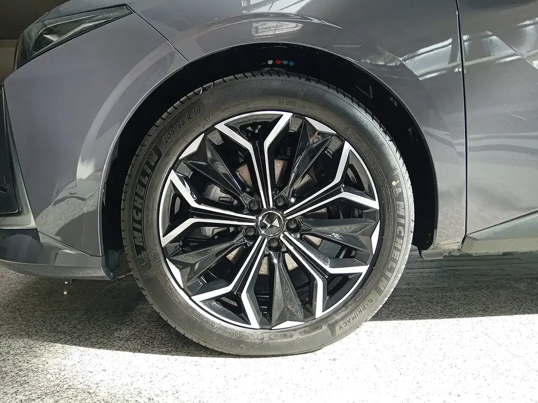 DS Automobiles DS 4 - Thumbnail 10