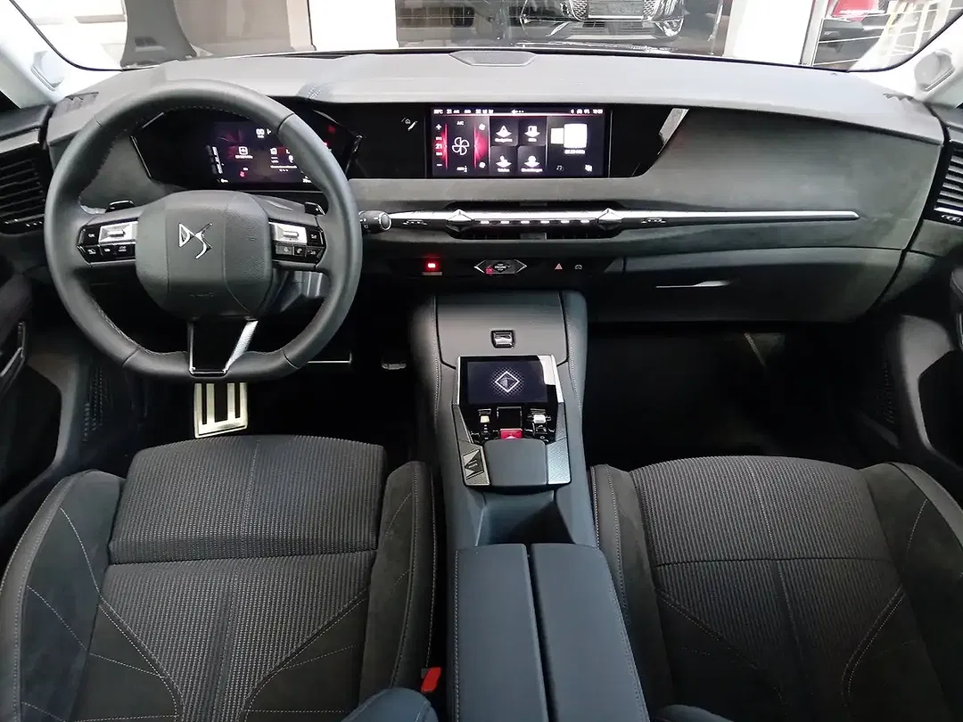 DS Automobiles DS 4 - foto 14