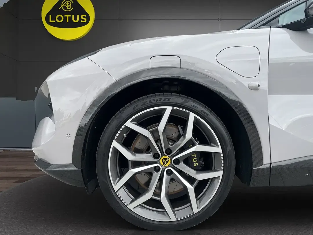 Lotus Eletre R - Thumbnail 10